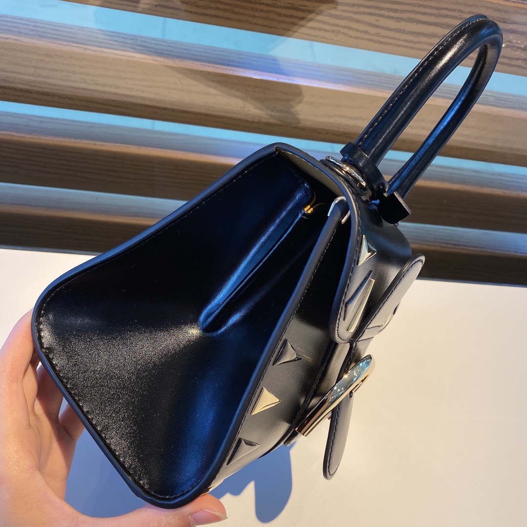 델보 브리앙 파이어워크 박스백